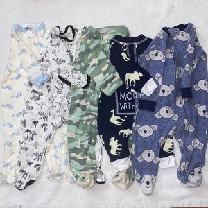 5 pair of baby onesies
